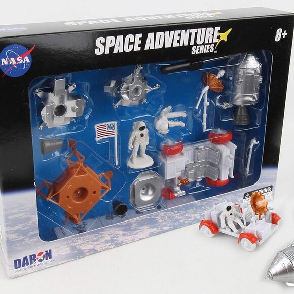 Daron Space Adventure Lunar Rover Playset New in Box - Picture 3 of 12